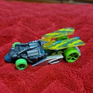 Hot Wheels- 2009 Draggin’ Tail- Green Dragon Fly wings, Loose.